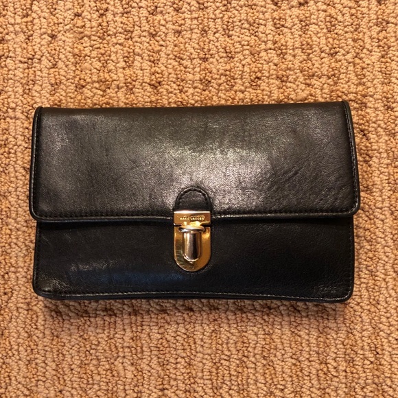 Marc Jacobs Handbags - Marc Jacobs black leather clutch w/gold clasp